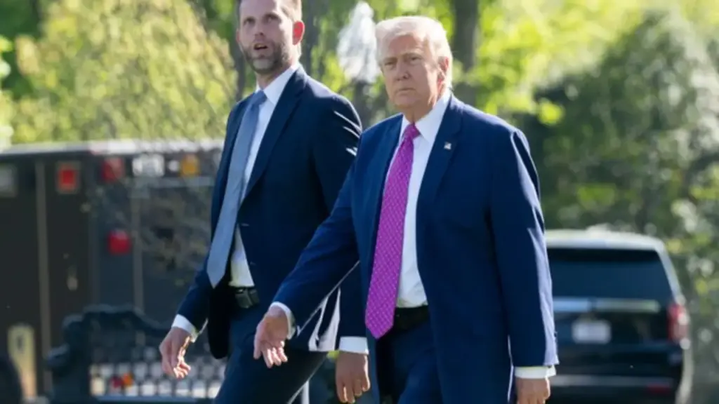 Bất ngờ cách Tổng thống Trump quản lý khối tài sản khổng lồ