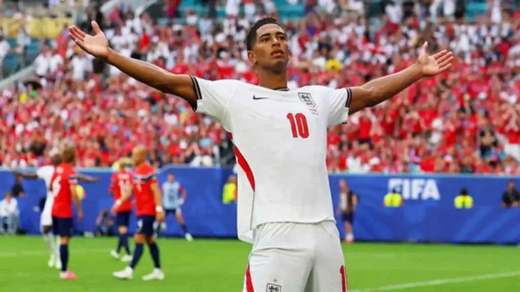 Bellingham gia nhập cuộc đua Vua phá lưới cùng Messi, Mbappe: Là tiền vệ duy nhất!