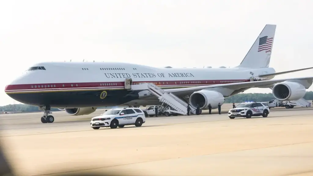 Bên trong chuyên cơ mới được ví như “cung điện bay” của Tổng thống Trump