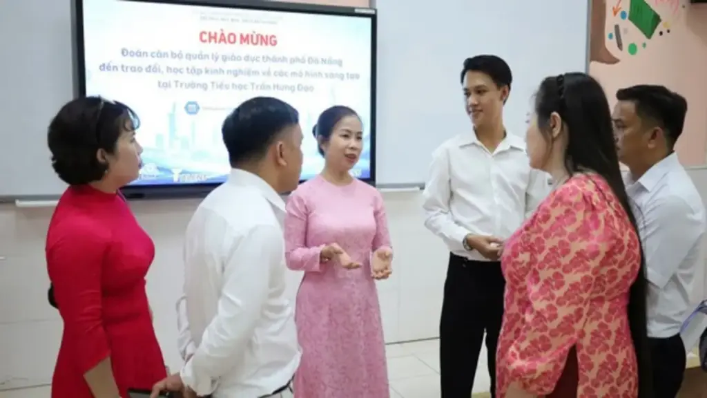 Bên trong ngôi trường đầu tiên ở TP.HCM dạy tiếng Anh tăng cường từ năm 1998