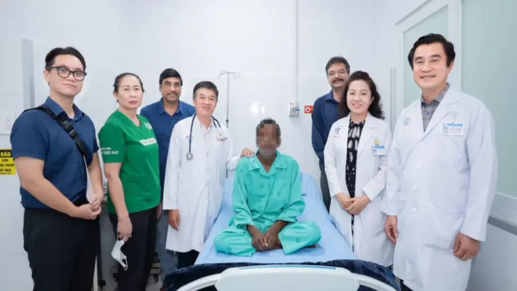 Bệnh nhân người Ấn Độ bị lật ca nô ở Phú Quốc xuất viện, về nước