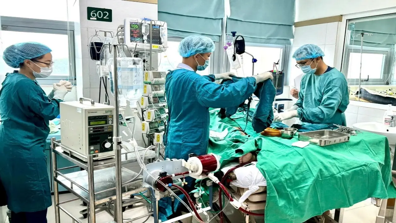 Bệnh viện Bạch Mai và Viện An ninh sức khỏe Nhật Bản mở rộng đào tạo ECMO