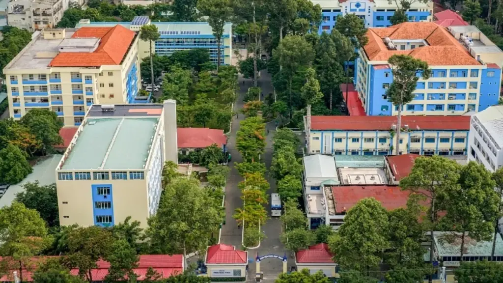 Bệnh viện lao phổi 120 tuổi ở TP HCM 'thay áo mới'