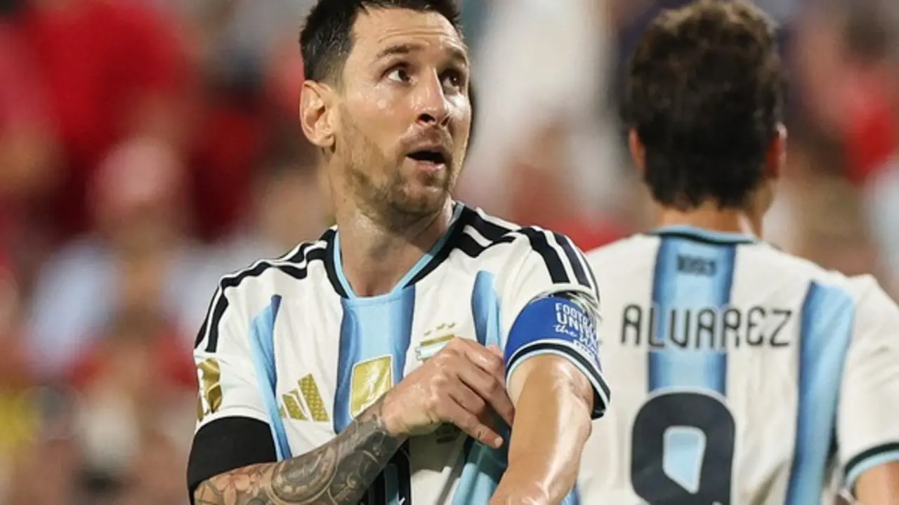 'Bí ẩn' chuyện Messi đá cho Argentina 21 năm, nhưng chưa từng đối đầu Anh
