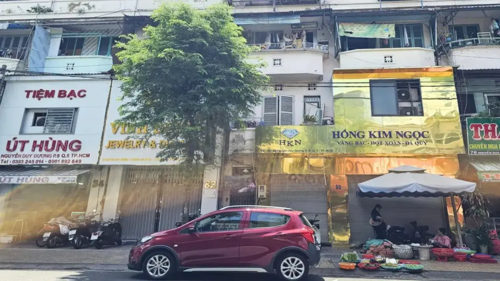 Biến cố kim cương, khoảng 30 cửa hàng ở TPHCM tạm ngừng hoạt động