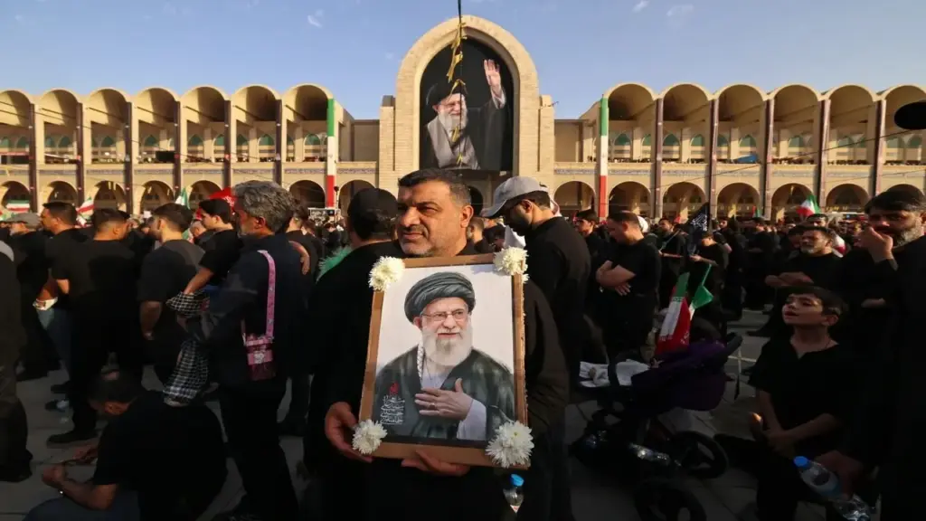 Biển người đưa tiễn cố Lãnh tụ Tối cao Iran