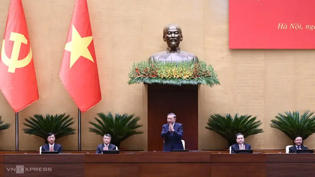 Bộ Chính trị yêu cầu sớm hoàn thiện đề án cải cách tiền lương