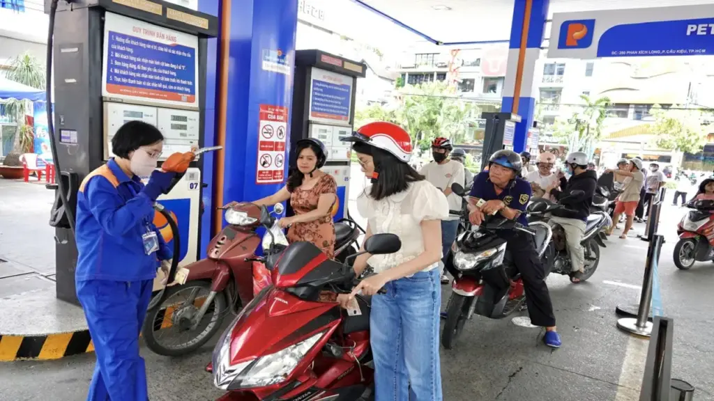 Bộ Công Thương công bố điều chỉnh giá xăng dầu từ 0h ngày 1-7