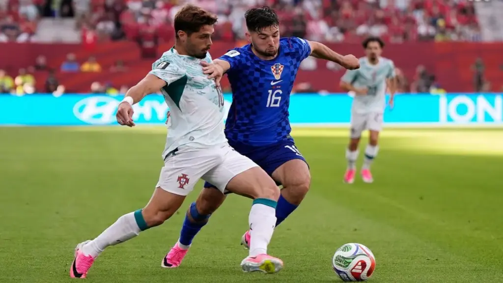 Bồ Đào Nha 0-0 Croatia (H1): Ronaldo sút phạt trúng hàng rào
