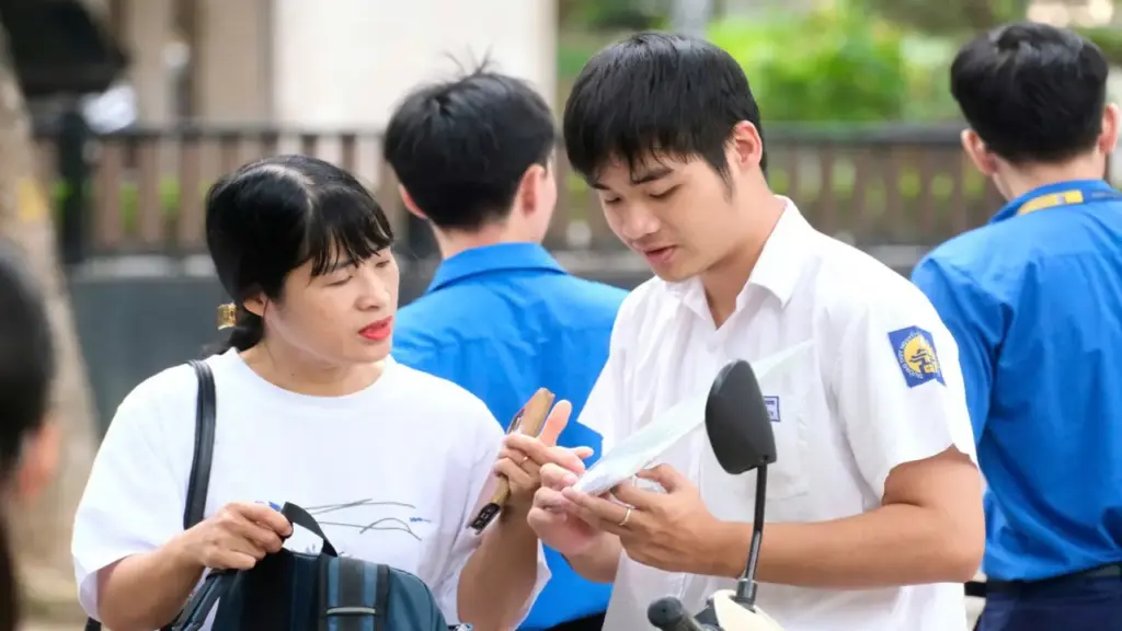 Bộ GD-ĐT đề xuất cấm hội cha mẹ học sinh thu hộ, sửa trường bằng tiền phụ huynh