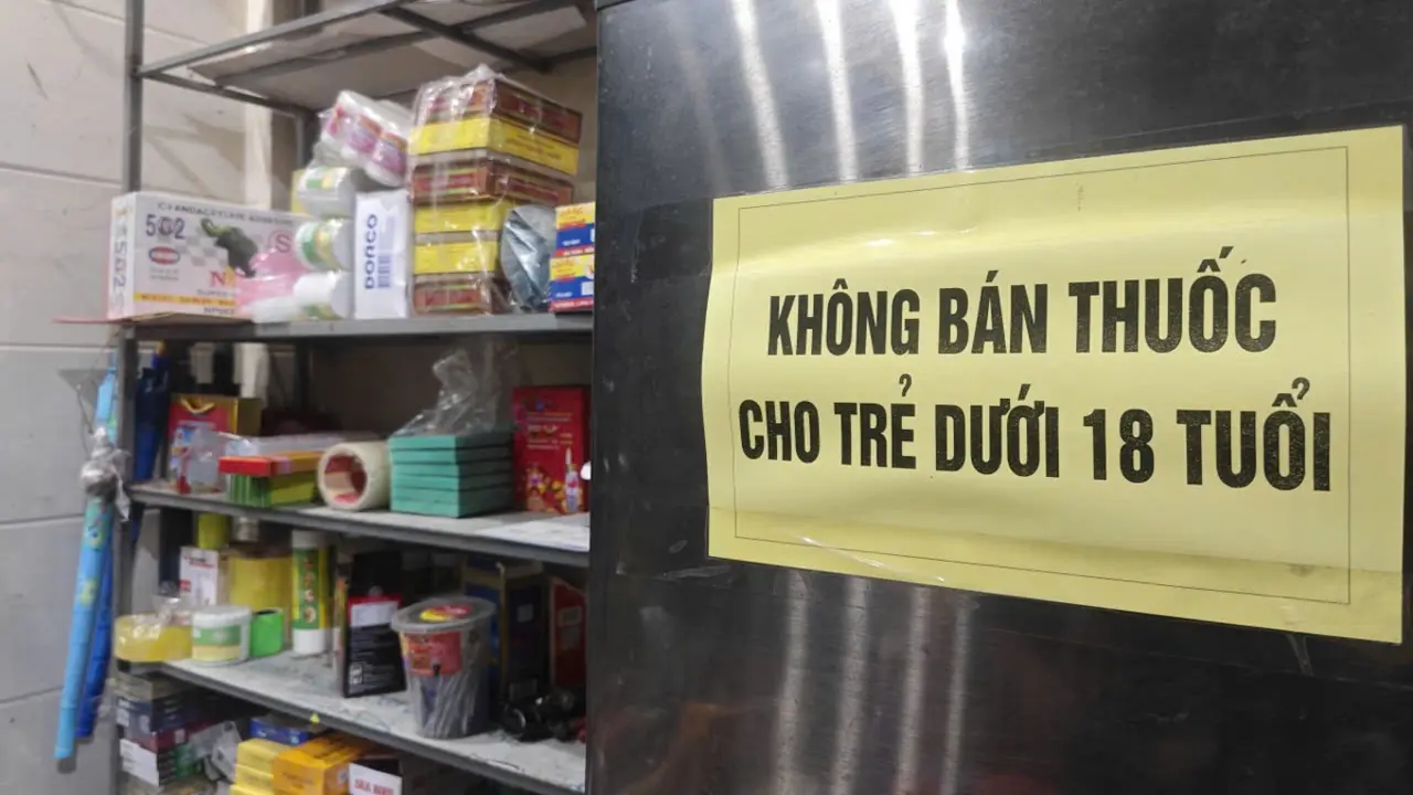 Bộ Y tế đề xuất kiểm tra VNeID khi nghi người mua thuốc lá dưới 18 tuổi: Người dân ủng hộ