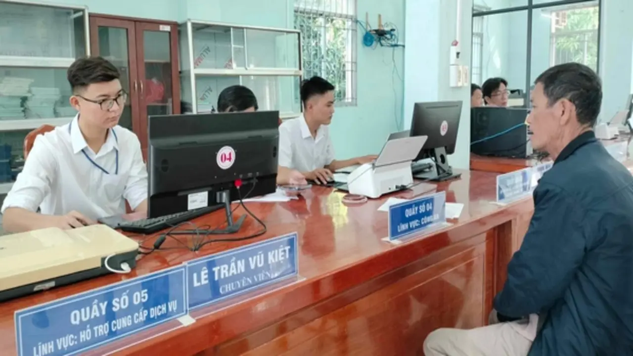 Cà Mau đưa tổ lưu động đến tận nhà giải quyết thủ tục hành chính