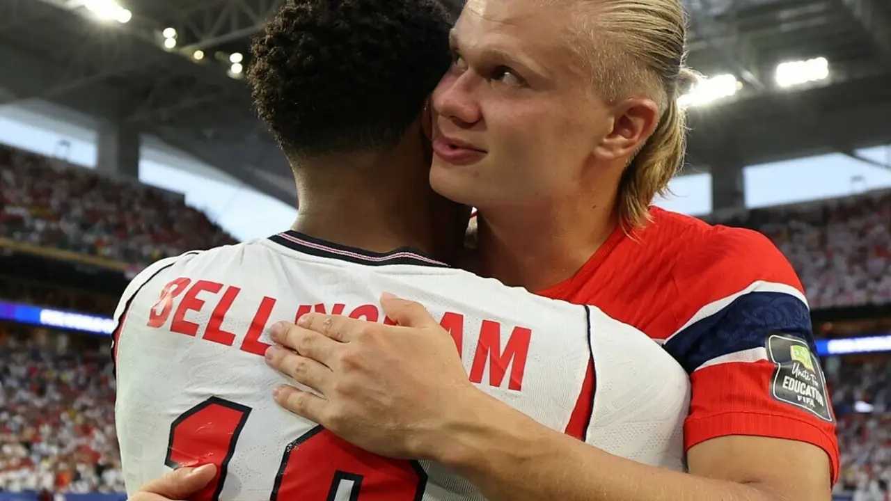 Cái ôm của Haaland với Bellingham 'gây sốt' ở World Cup
