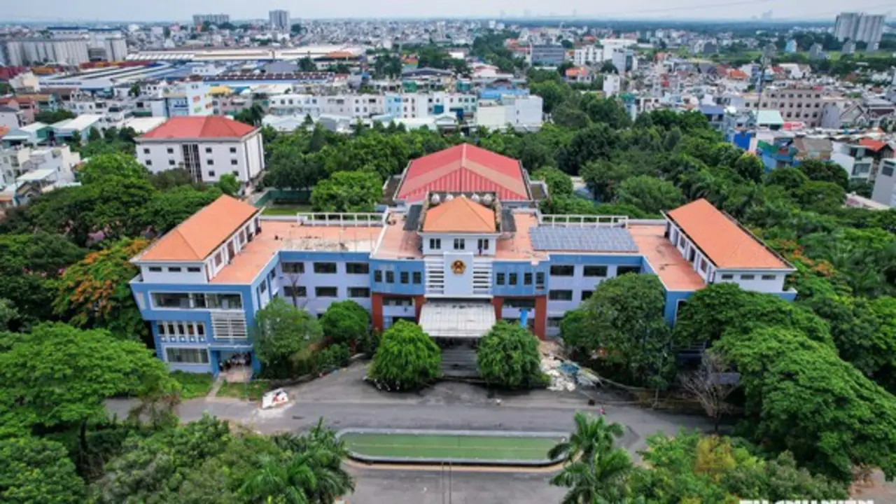 Cận cảnh trụ sở UBND quận 12, Tân Phú cũ chuyển thành trường học
