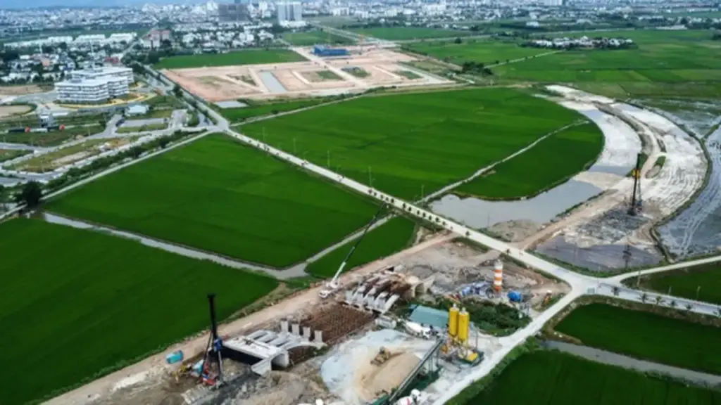 Cận cảnh tuyến đường ngàn tỉ ở Huế thi công ì ạch, bị thay chủ đầu tư