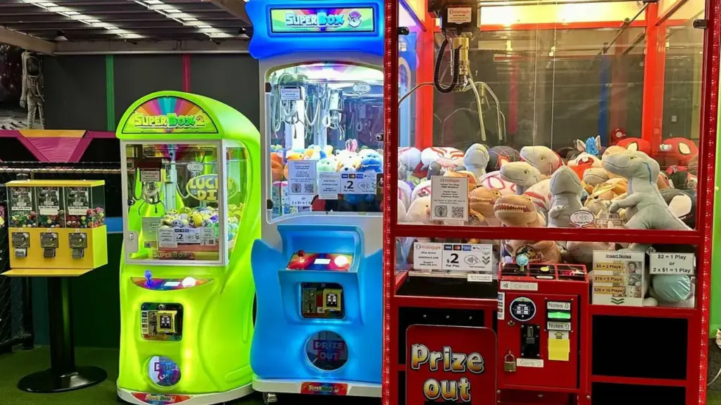 Cảnh sát Nhật bị kỷ luật vì chơi gắp thú bông trong giờ làm