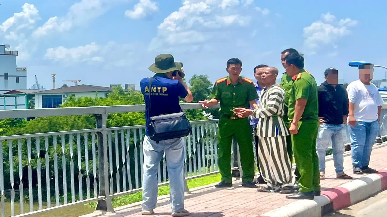 Cảnh sát nhiều ngày tìm vật chứng vụ chồng sát hại vợ, phi tang xuống sông Sài Gòn