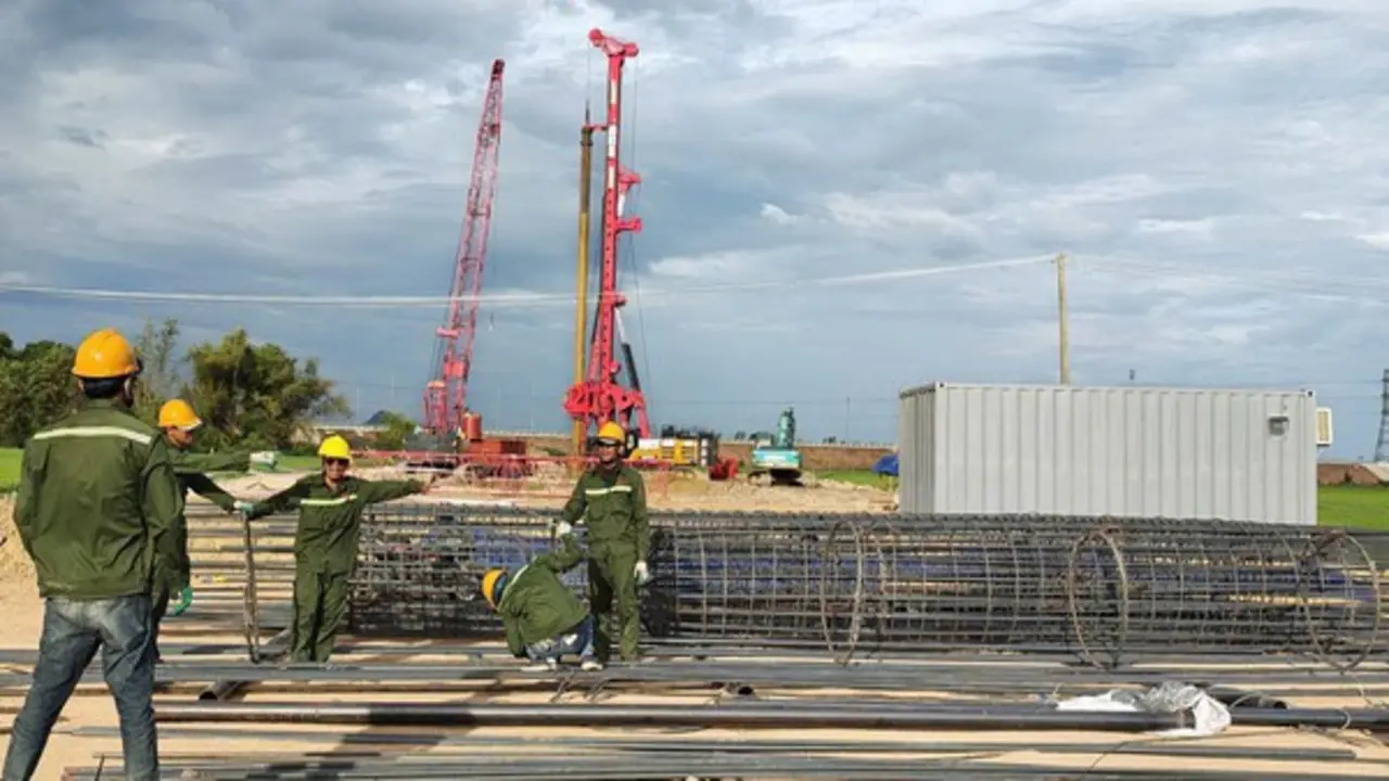 Cao tốc Quy Nhơn - Pleiku tăng tốc thi công "3 ca, 4 kíp"