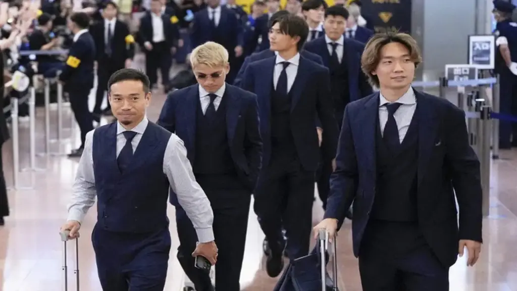 Cầu thủ Nhật Bản được chào đón như người hùng khi trở về từ World Cup