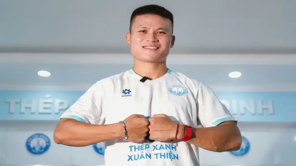Cầu thủ Phạm Tuấn Hải ký hợp đồng 3 năm với CLB Thép Xanh Nam Định