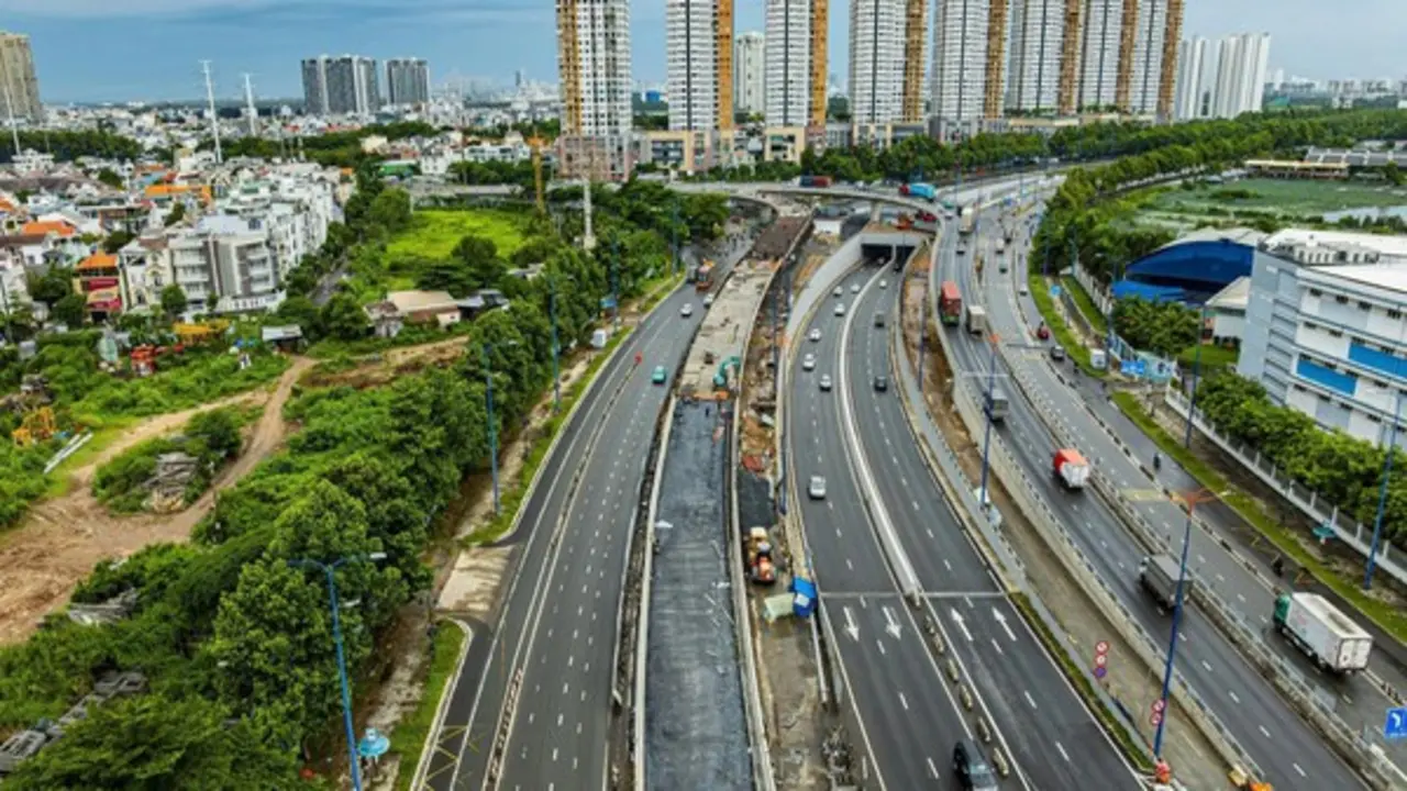 Cầu vượt nút giao An Phú ở TP.HCM dự kiến thông xe cuối tháng 7