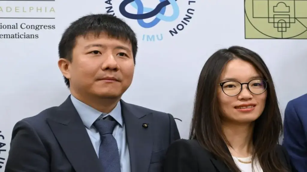 Chân dung hai nhà toán học Trung Quốc tạo 'cú đúp' huy chương Fields
