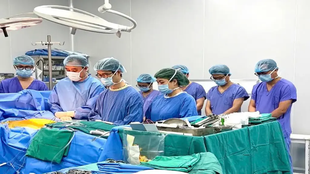 Chàng sinh viên y khoa 19 tuổi chết não hiến tạng cứu 3 người