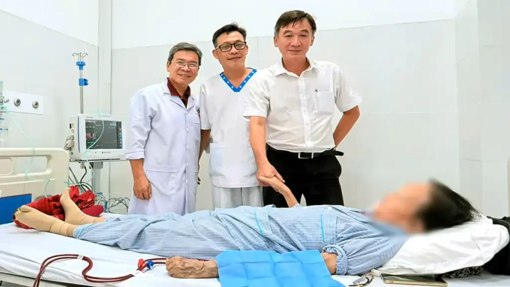 Chạy thận ba lần mỗi tuần, nữ bệnh nhân Hà Nội vẫn thực hiện giấc mơ du lịch Côn Đảo