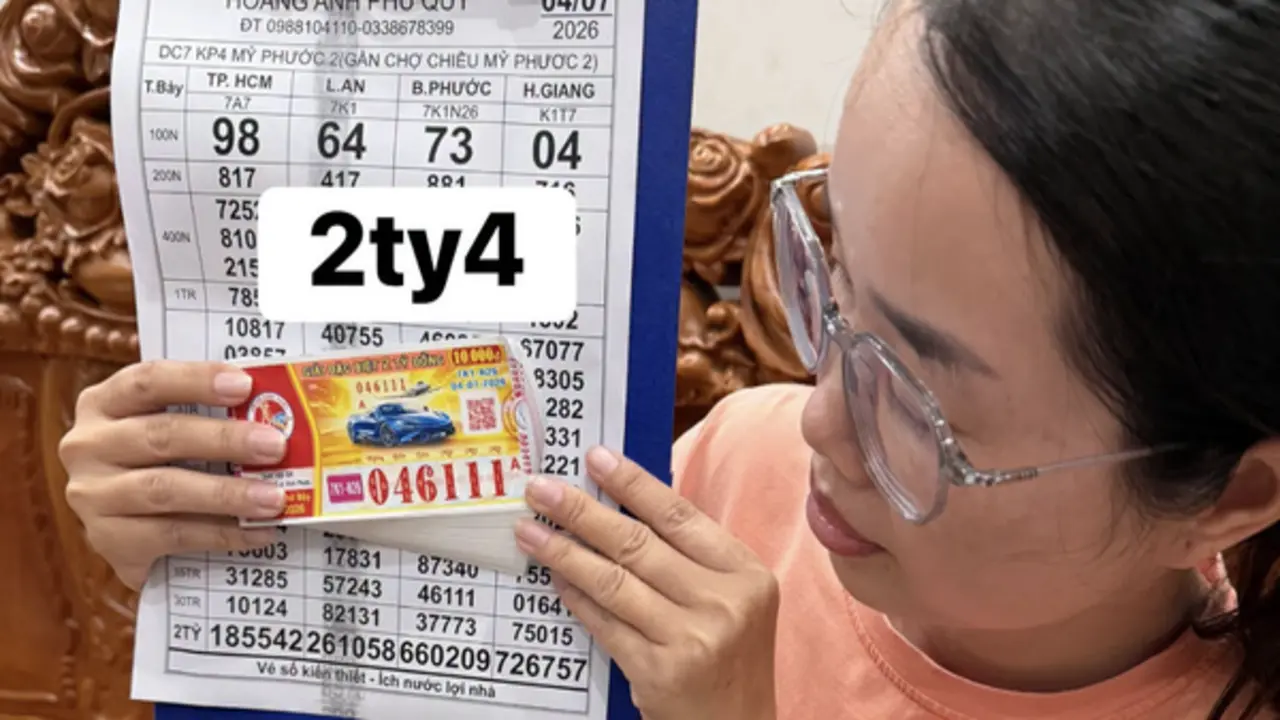 Chi 1,6 triệu mua vé số, một người ở TP.HCM trúng 2,4 tỉ xổ số miền Nam