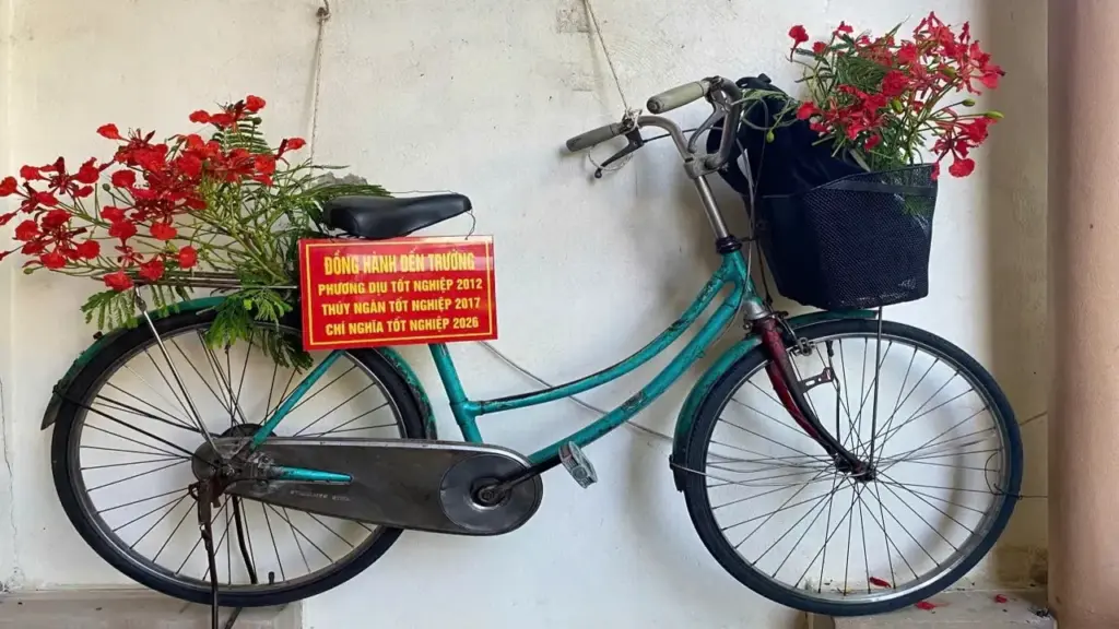 Chiếc xe đạp treo trên tường và câu chuyện ý nghĩa sau 3 lần mất "hụt"