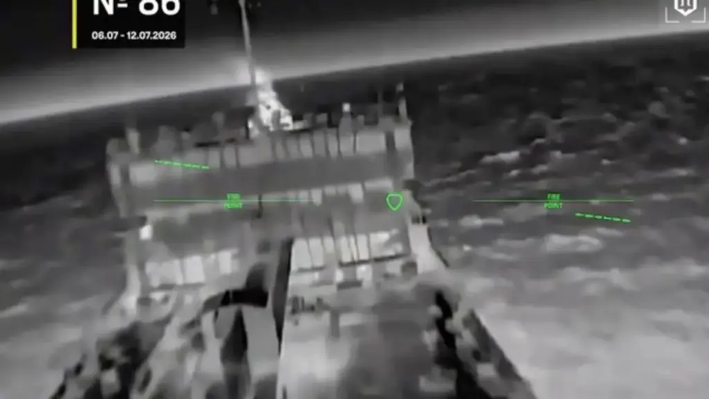 Chiến sự Ukraine ngày 1.599: Loạt tàu dầu Nga trúng đòn UAV