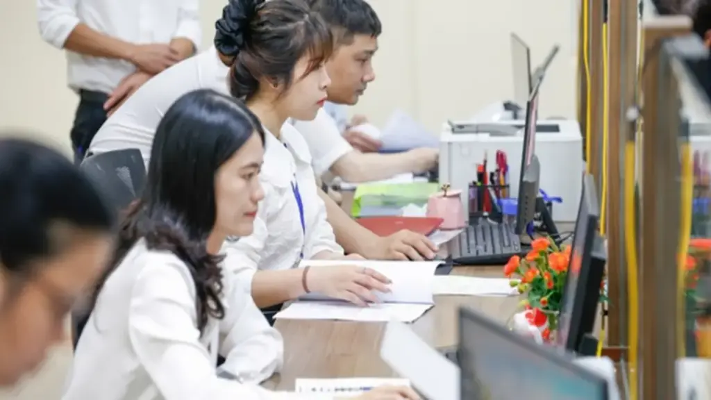 Chính thức tăng lương cơ sở, lương hưu và điều chỉnh hàng loạt trợ cấp