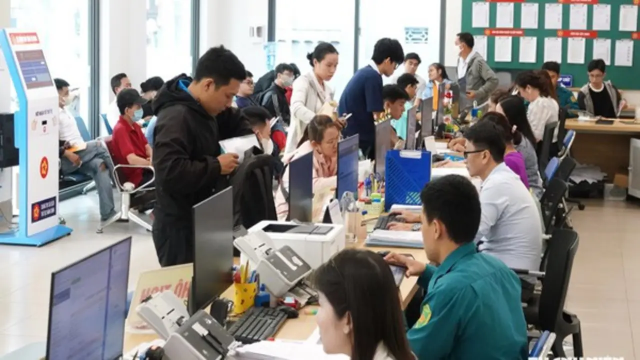 Chủ tịch phường, xã ở TP.HCM được phê duyệt danh sách tinh giản biên chế