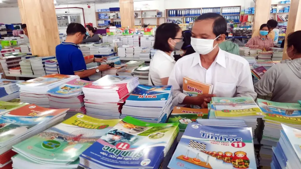 Chủ tịch TP.HCM Nguyễn Văn Được: Bắt đầu từ năm học 2026-2027 sẽ miễn phí sách giáo khoa