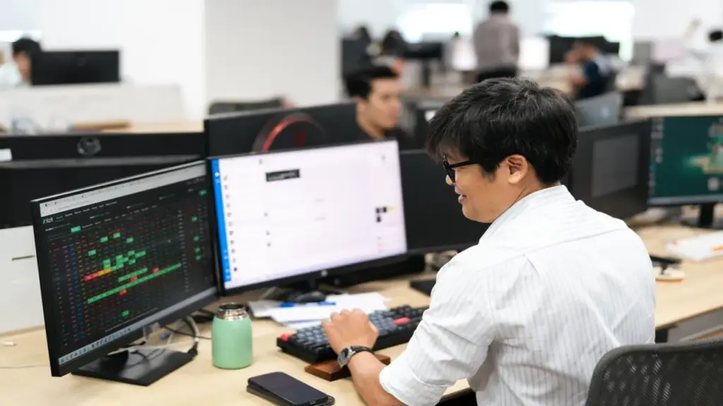 Chứng khoán 3-7: Vì sao VN-Index chưa vượt lại mốc 1.900 điểm?