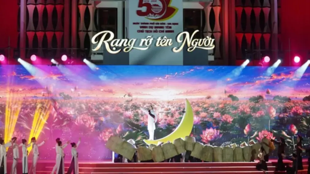 Chương trình nghệ thuật “Rạng rỡ tên Người”: Hành trình 50 năm của thành phố mang tên Bác