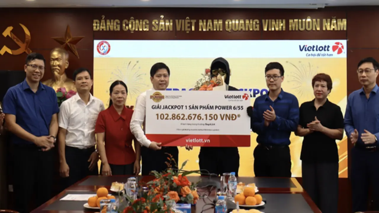 Chuyên gia người Hàn Quốc trúng hơn 100 tỉ Jackpot của Vietlott