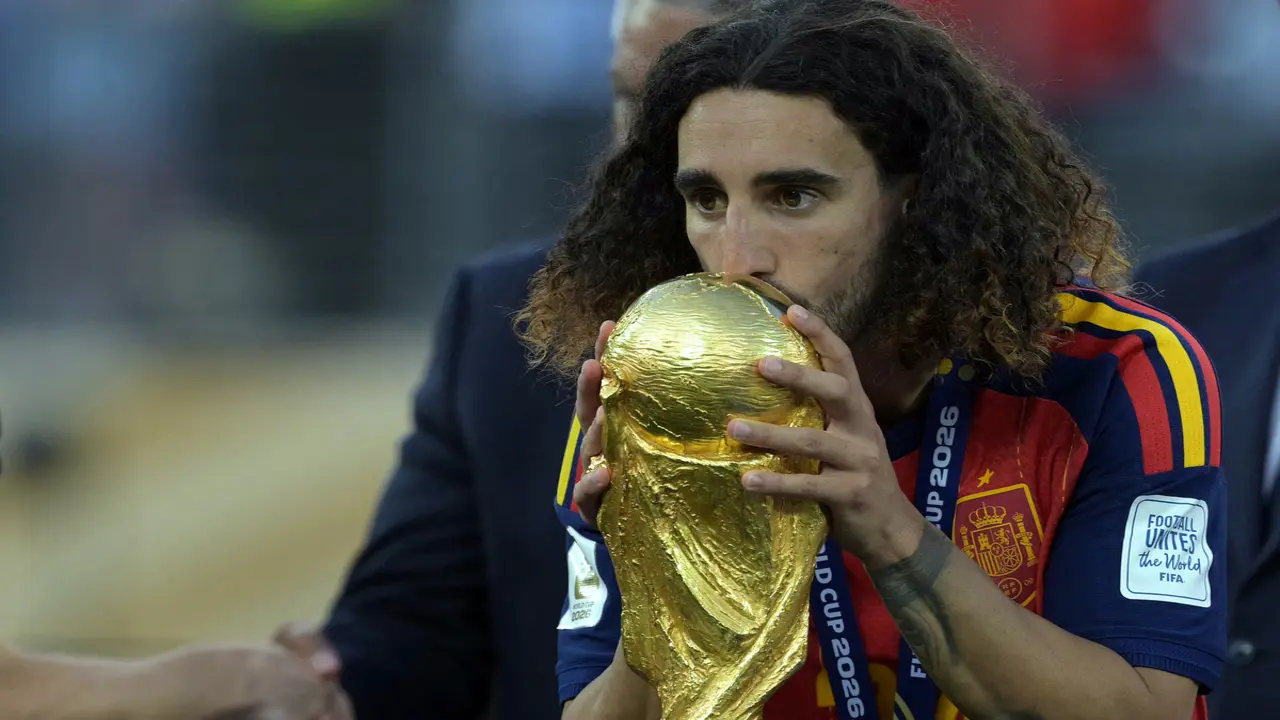 Chuyển nhượng giữa World Cup diễn ra thế nào