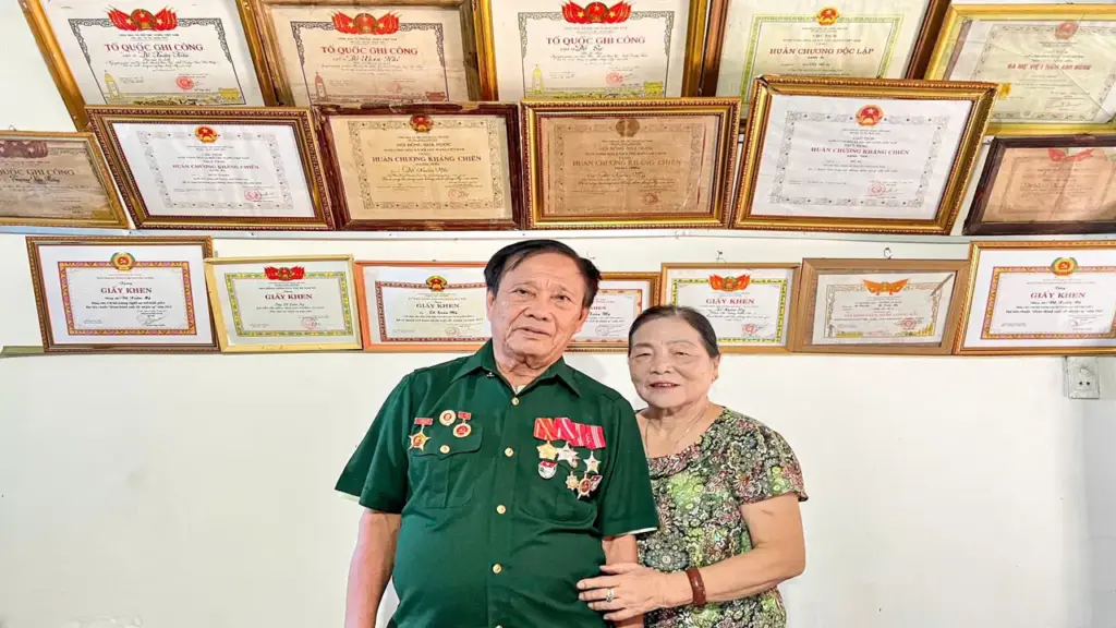 Chuyện tình yêu nửa thế kỷ của cựu lính đặc công và vợ là giáo viên