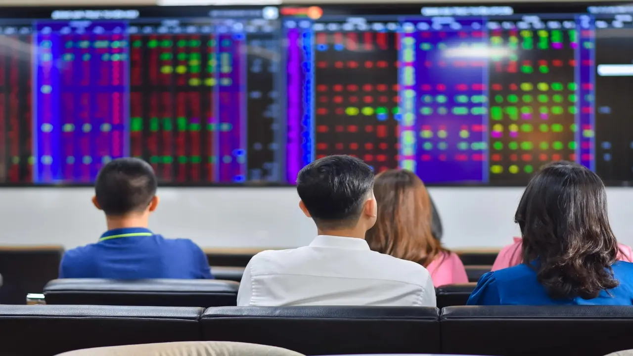 Cổ phiếu ngân hàng ồ ạt lên sàn, có hấp dẫn với nhà đầu tư “mua để dành”?