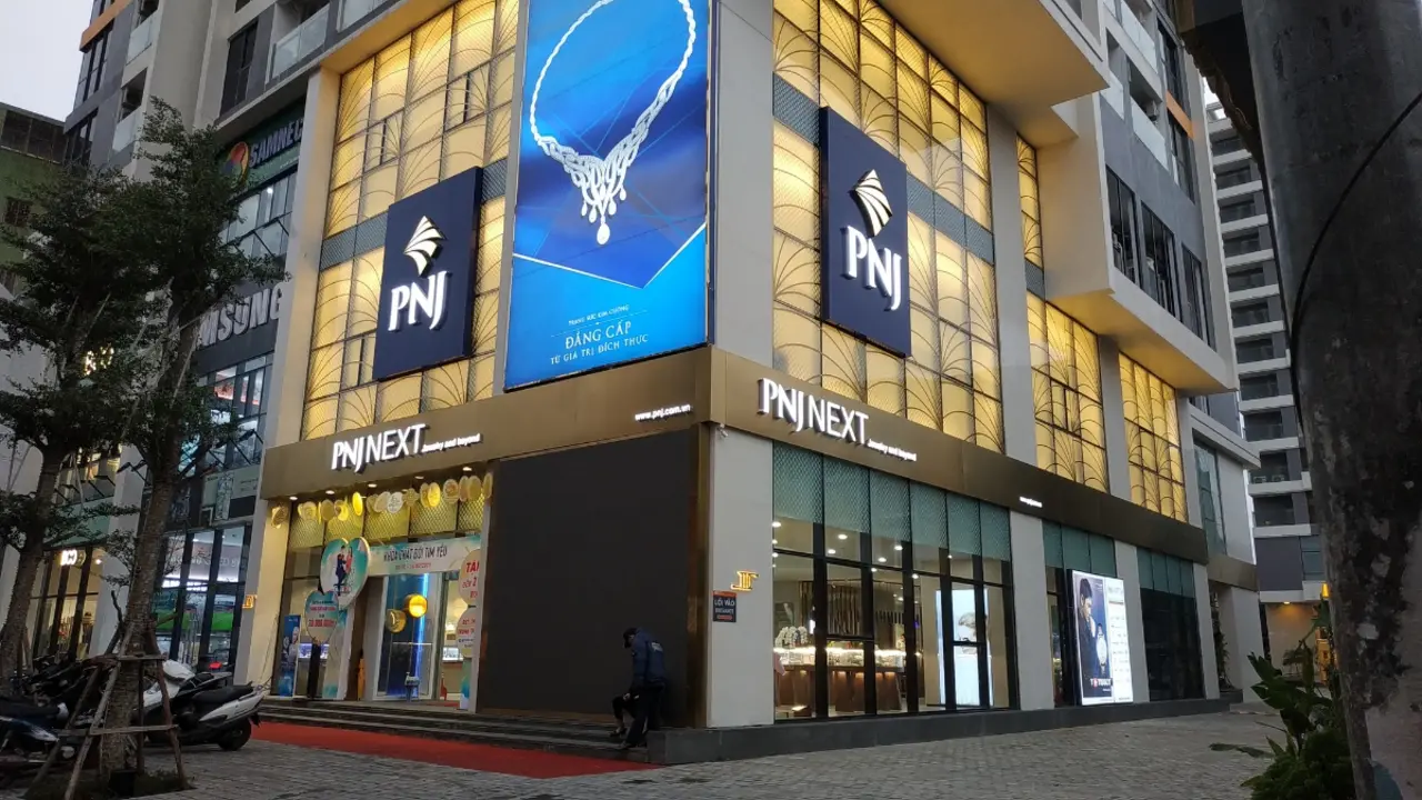 Cổ phiếu PNJ giảm sàn, nhà đầu tư nên lưu ý điều gì?