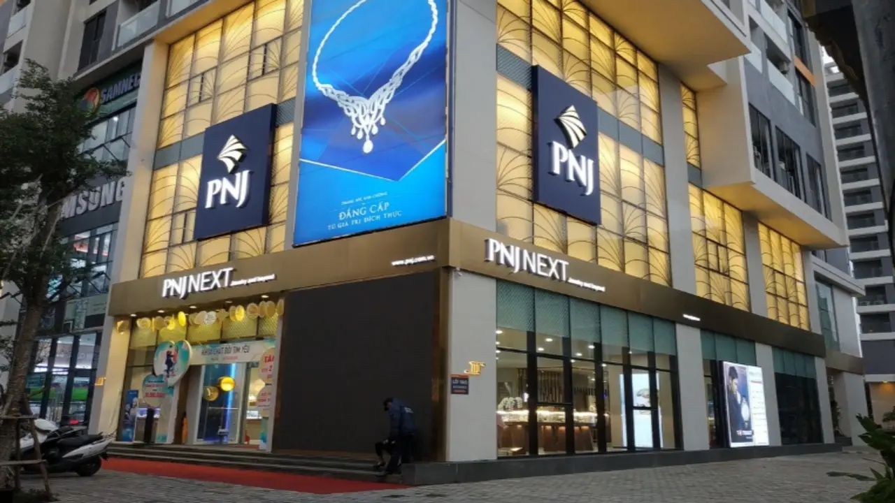Cổ phiếu PNJ tăng trần bất chấp vụ buôn lậu kim cương có diễn biến mới