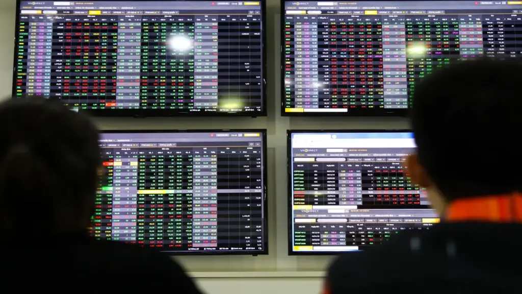 Cổ phiếu tăng trần áp đảo, VN-Index lấy lại mốc 1.800 điểm
