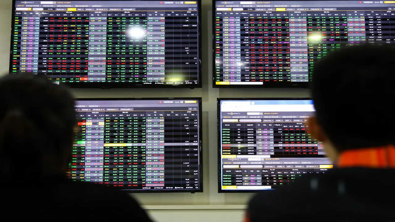 Cổ phiếu tăng trần áp đảo, VN-Index lấy lại mốc 1.800 điểm