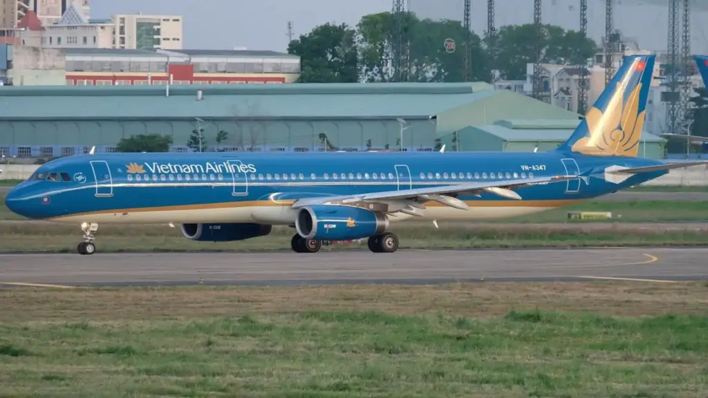Cổ phiếu Vietnam Airlines được gỡ hạn chế giao dịch