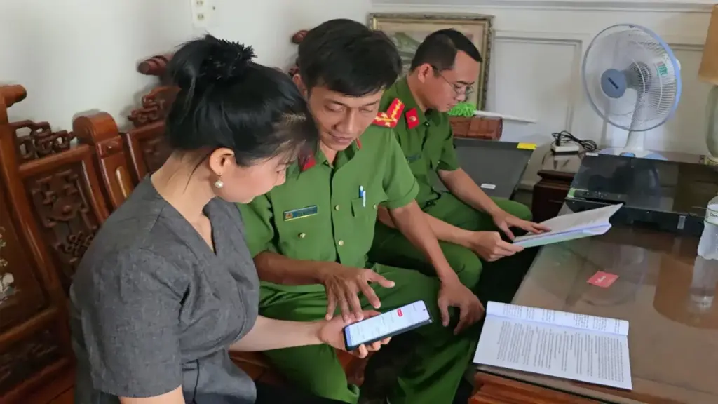 Công an địa phương hướng dẫn cụ thể cách khai báo lưu trú theo quy định mới