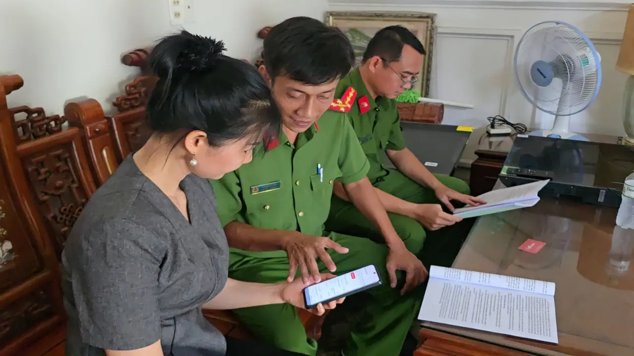 Công an địa phương hướng dẫn cụ thể cách khai báo lưu trú theo quy định mới