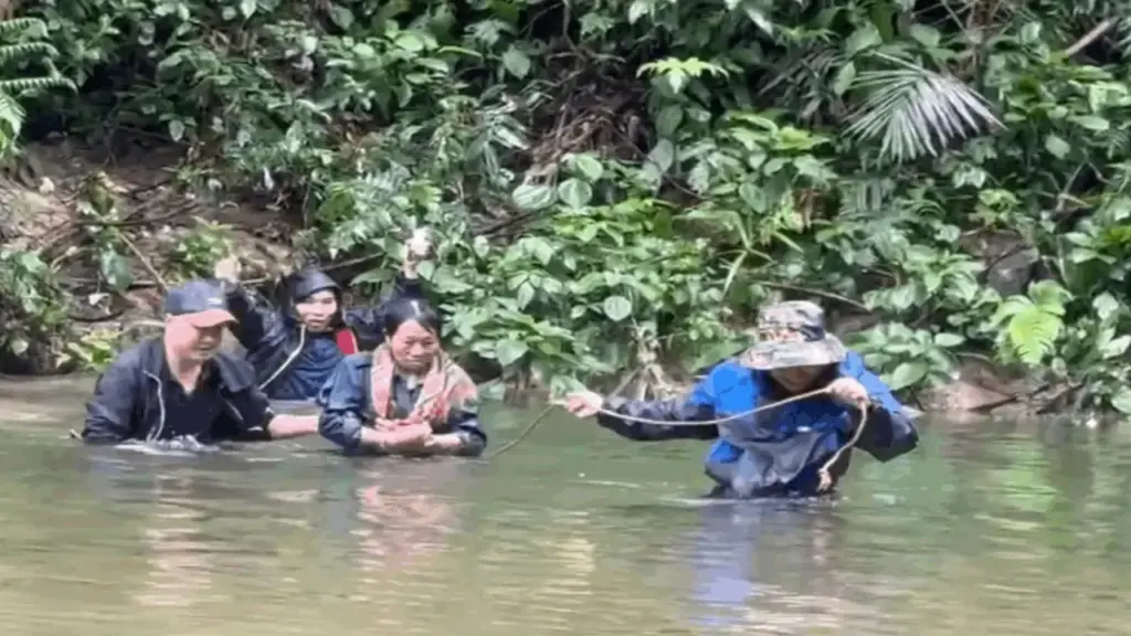 Công an Lào Cai băng rừng, vượt suối để bắt đối tượng trốn cai nghiện