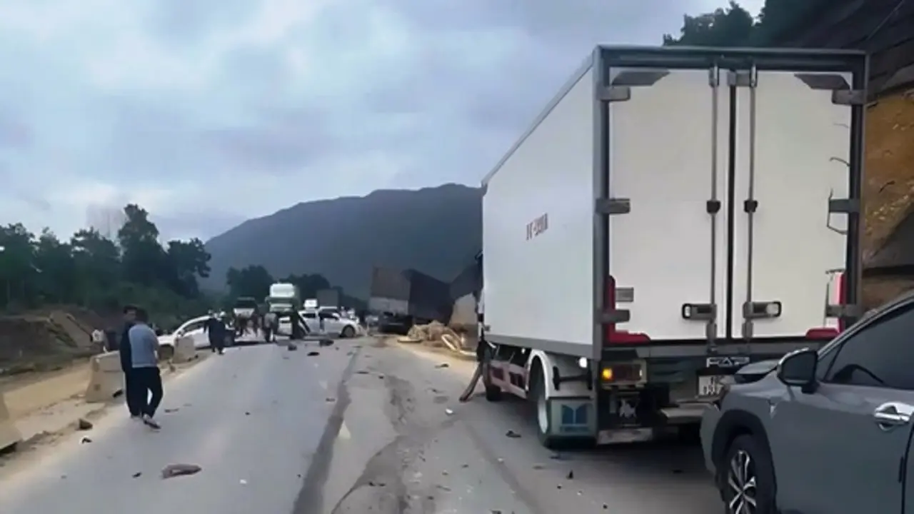 Công an tìm nhân chứng vụ tai nạn liên hoàn trên cao tốc La Sơn - Hòa Liên