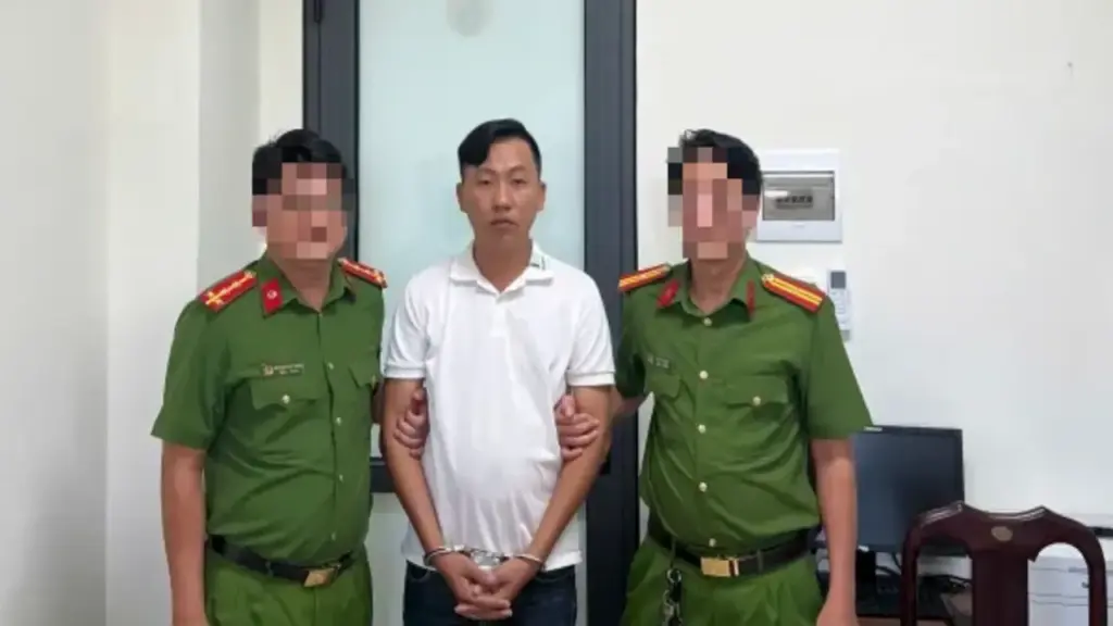 Công an tỉnh Cà Mau bắt bị can lừa đảo bằng chiêu đáo hạn ngân hàng